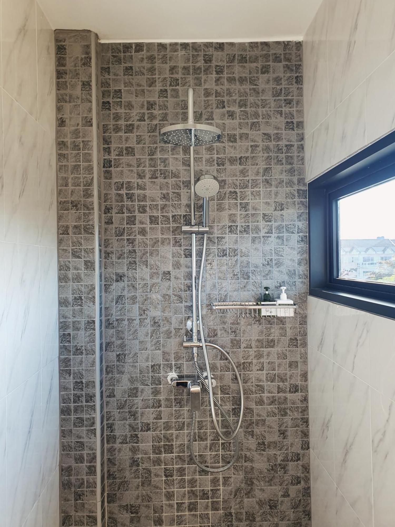 The Sila Suites - Intrawarorot Chiang Mai Ngoại thất bức ảnh