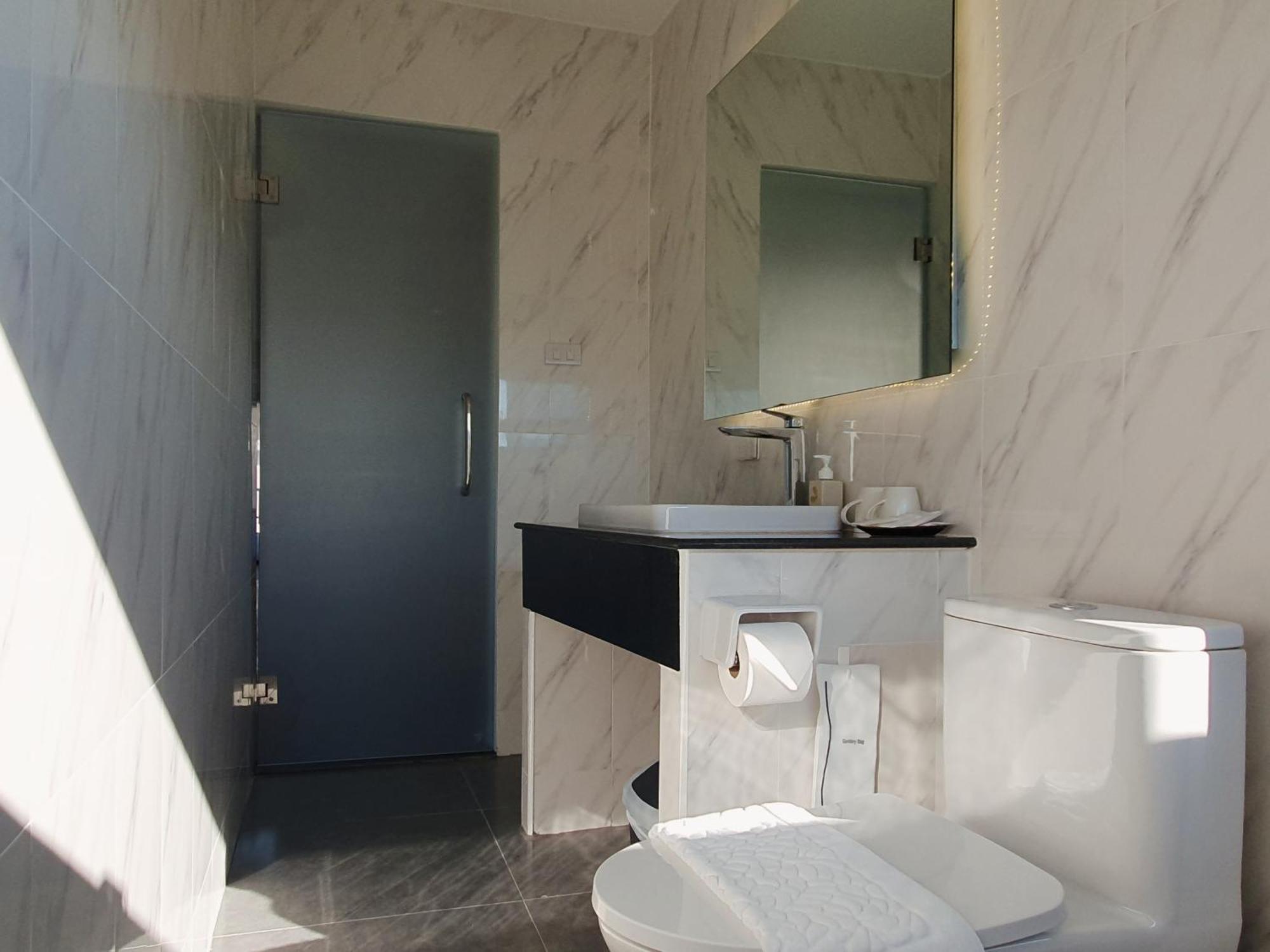 The Sila Suites - Intrawarorot Chiang Mai Ngoại thất bức ảnh