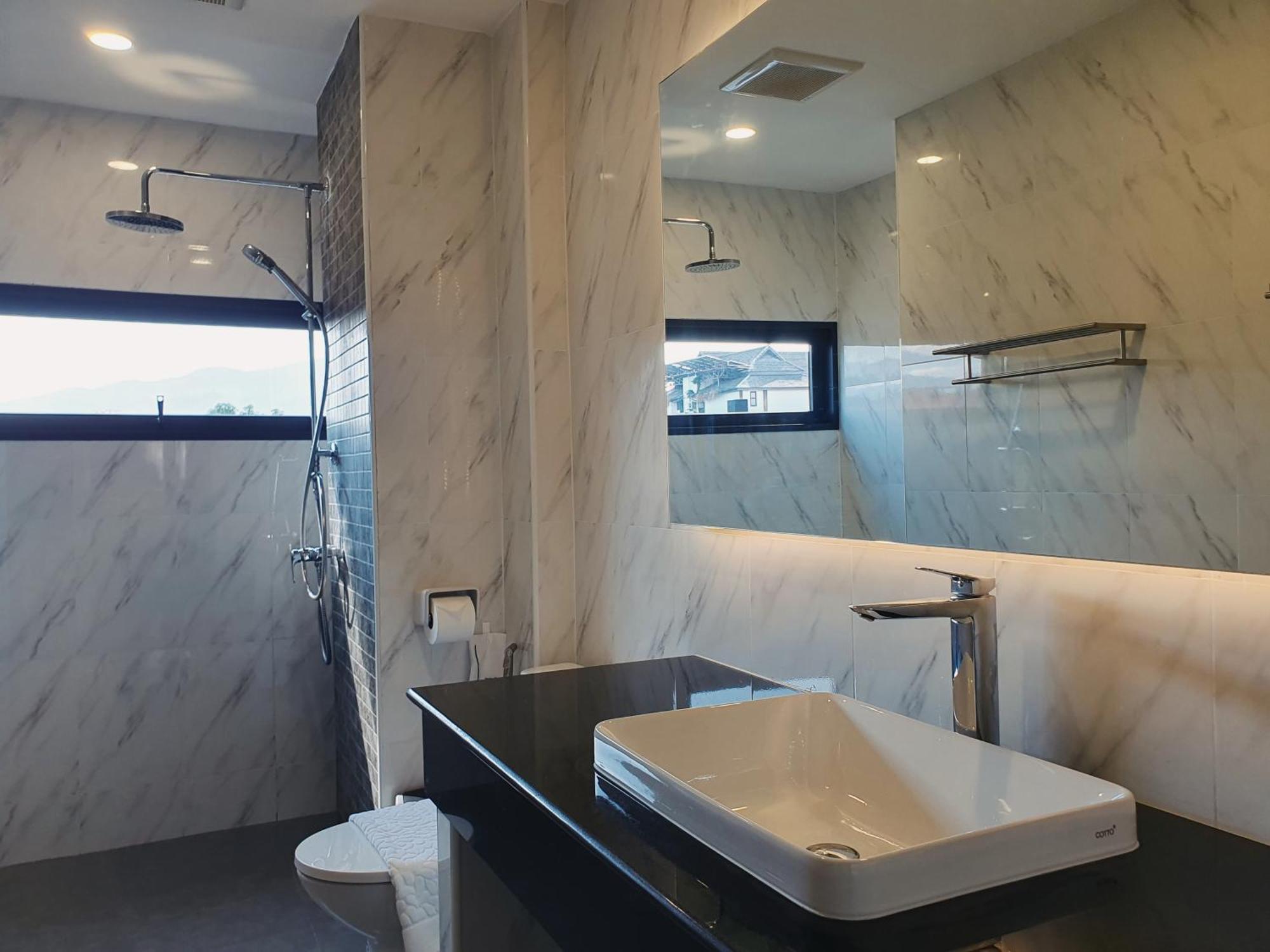 The Sila Suites - Intrawarorot Chiang Mai Ngoại thất bức ảnh