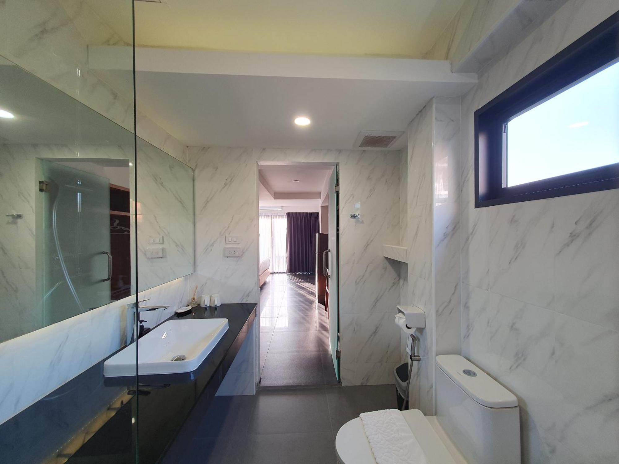 The Sila Suites - Intrawarorot Chiang Mai Ngoại thất bức ảnh